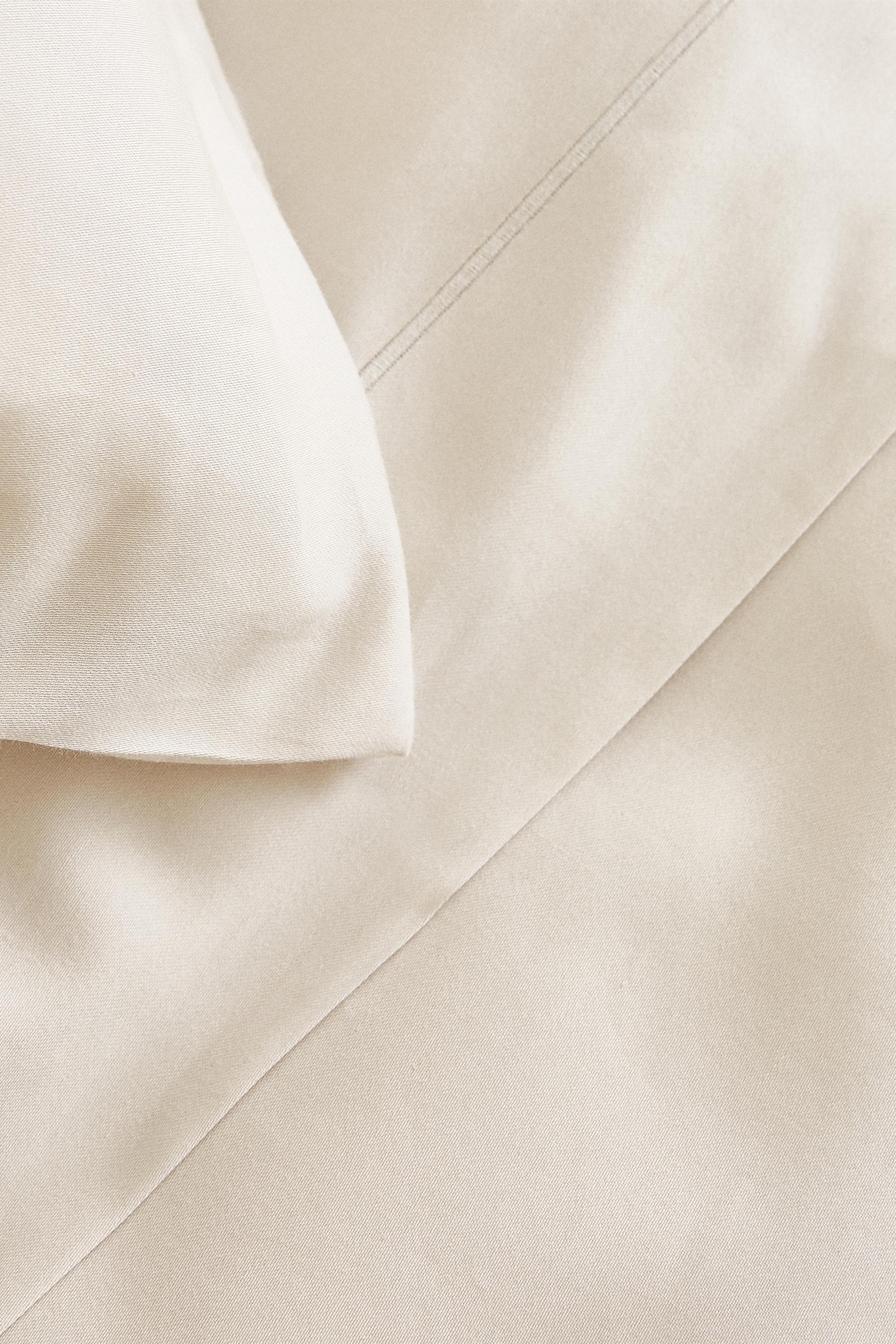 SATEEN FLAT SHEET WITH FESTOON DESIGN (300 THREAD COUNT)